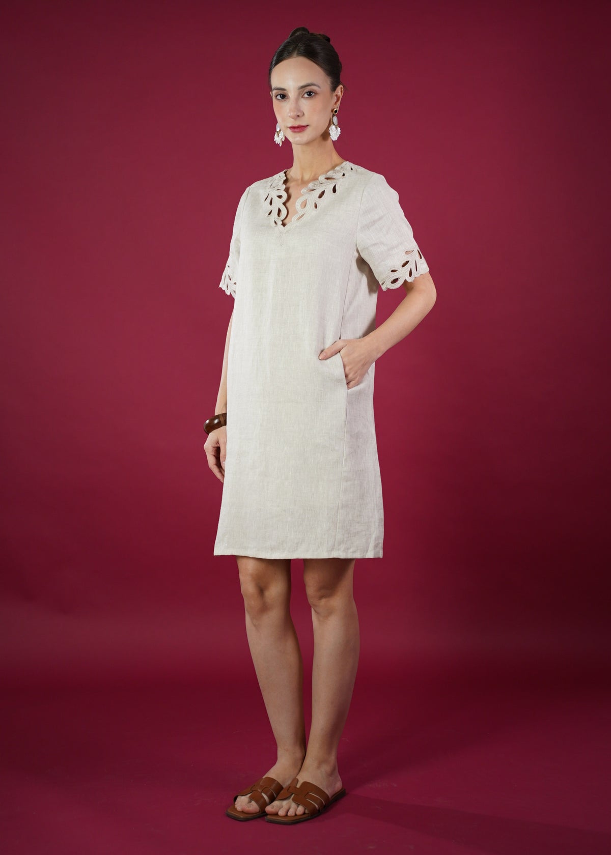 ANA ANGLAISED SHORT DRESS