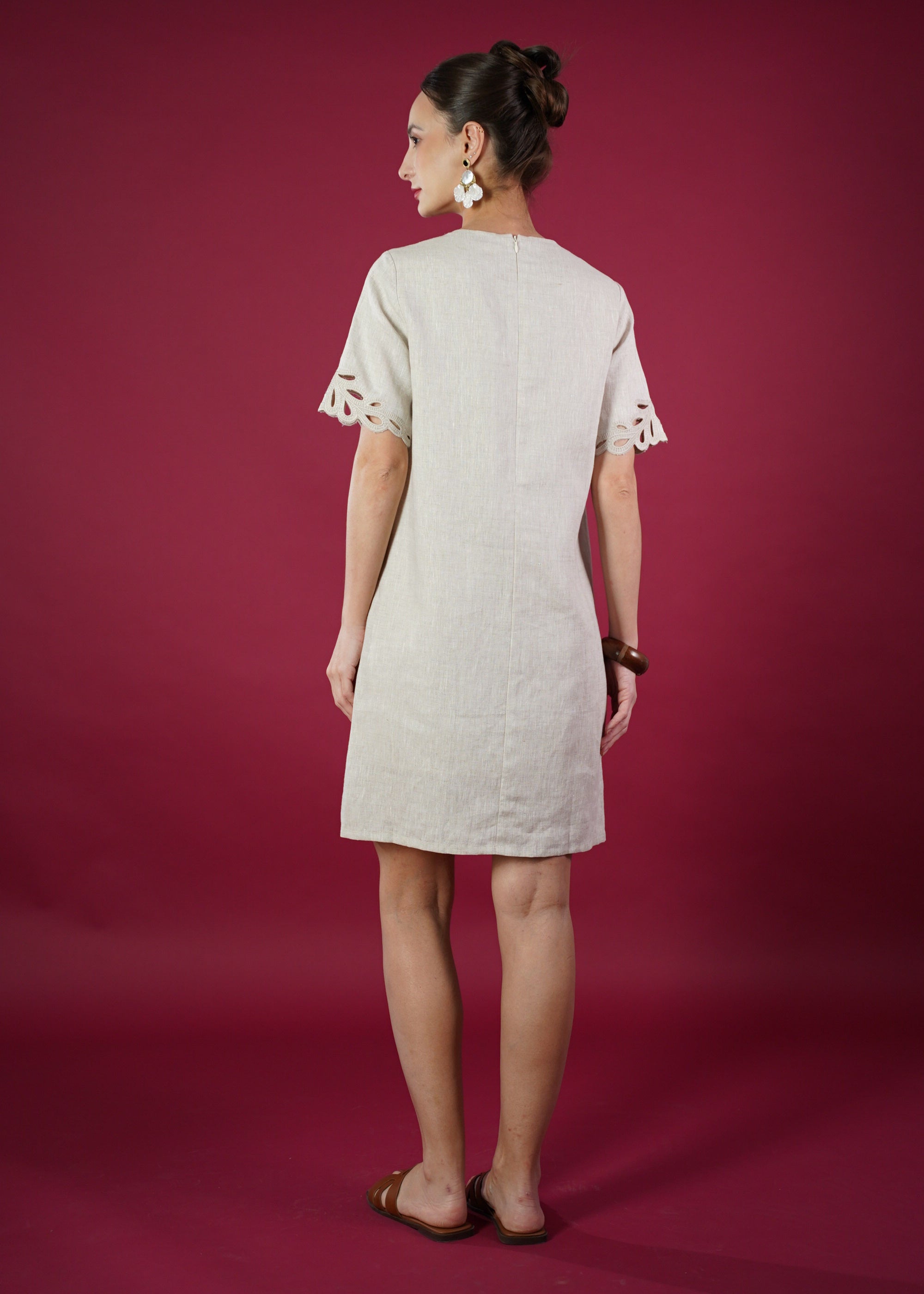 ANA ANGLAISED SHORT DRESS