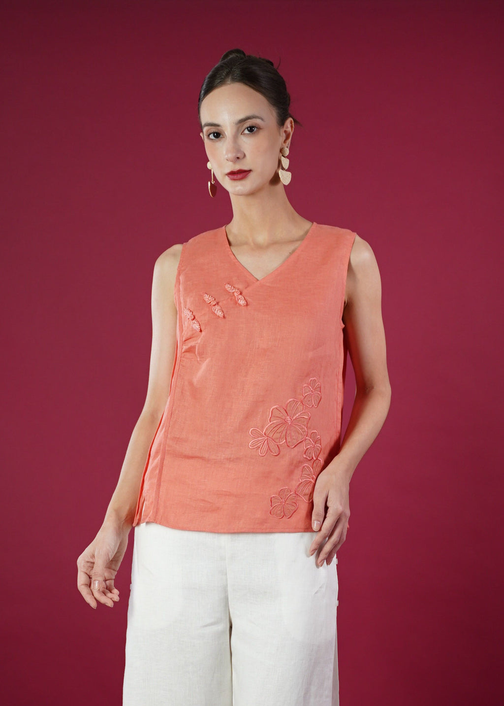 DELILAH SLEEVELESS QIPAO TOP