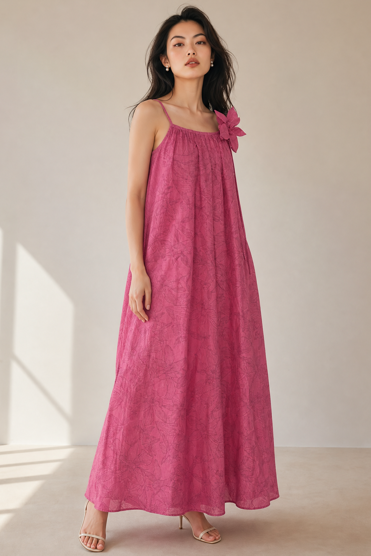 FLORAL SPAGHETTI STRAP MAXI DRESS