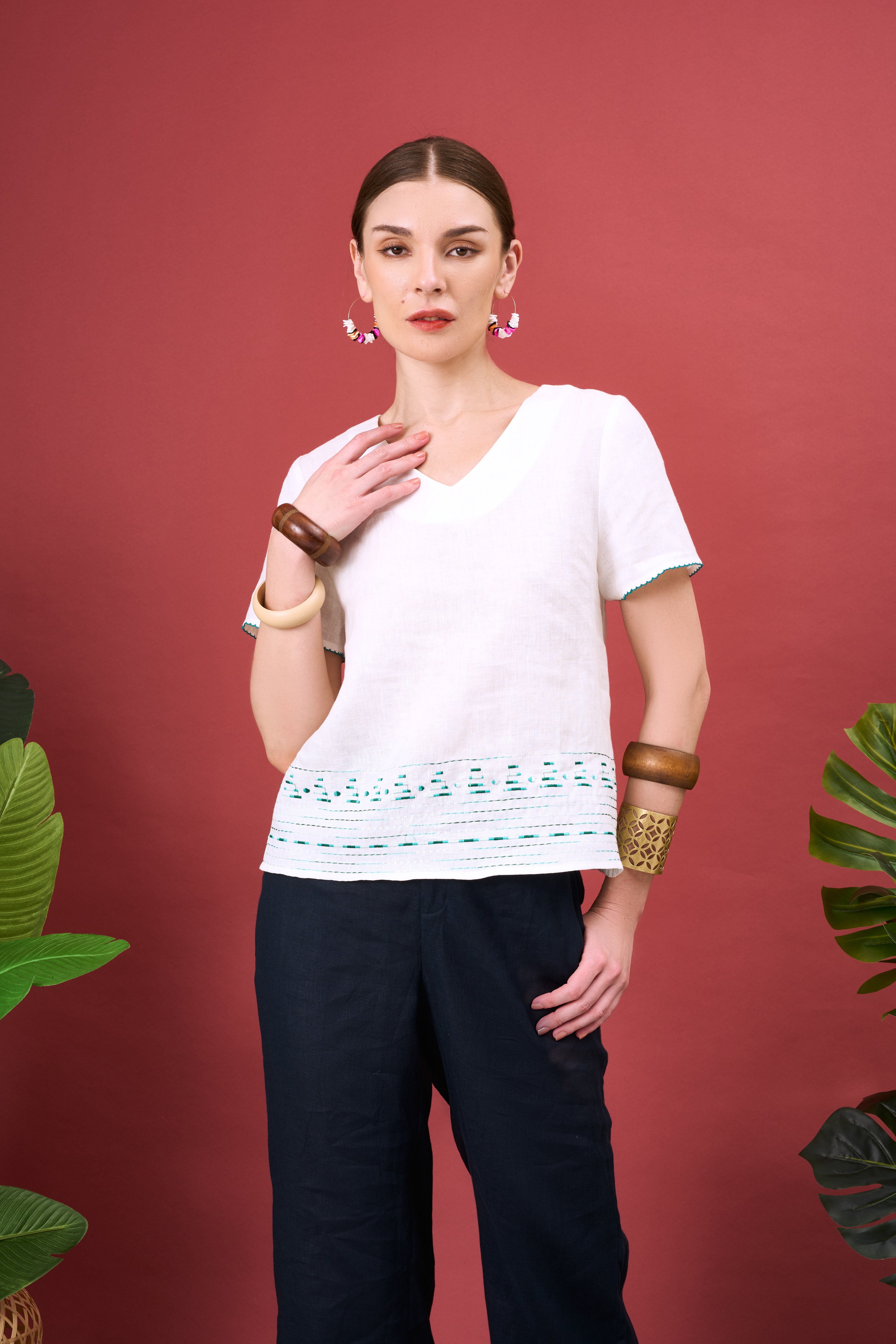 ERNA EMBROIDERY V NECK TOP