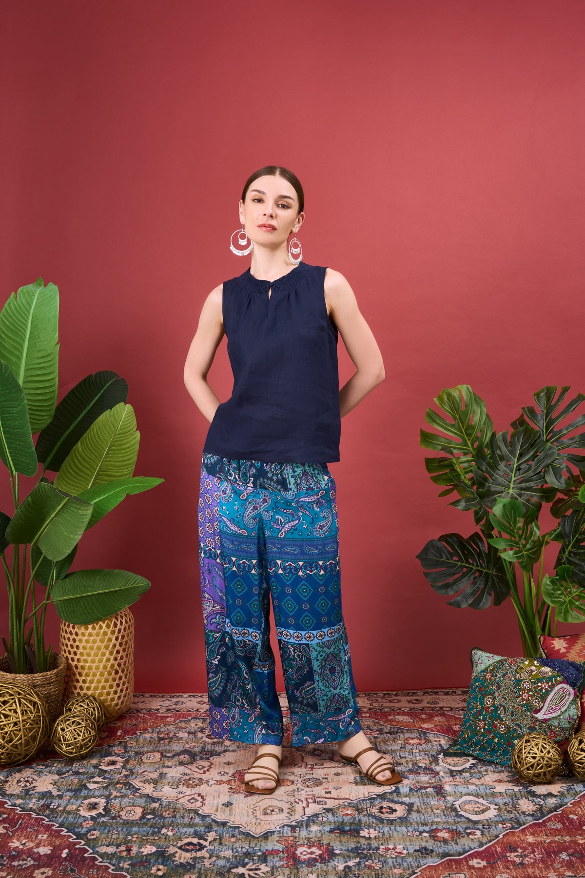 GEBBA SLEEVELESS TOP