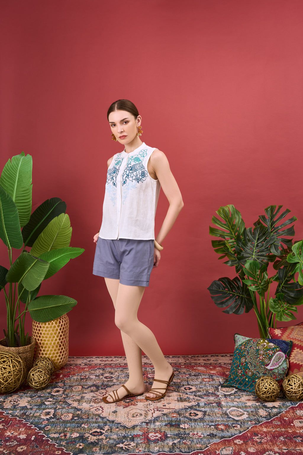 PAISY RAINBOW EMBROIDERY TOP