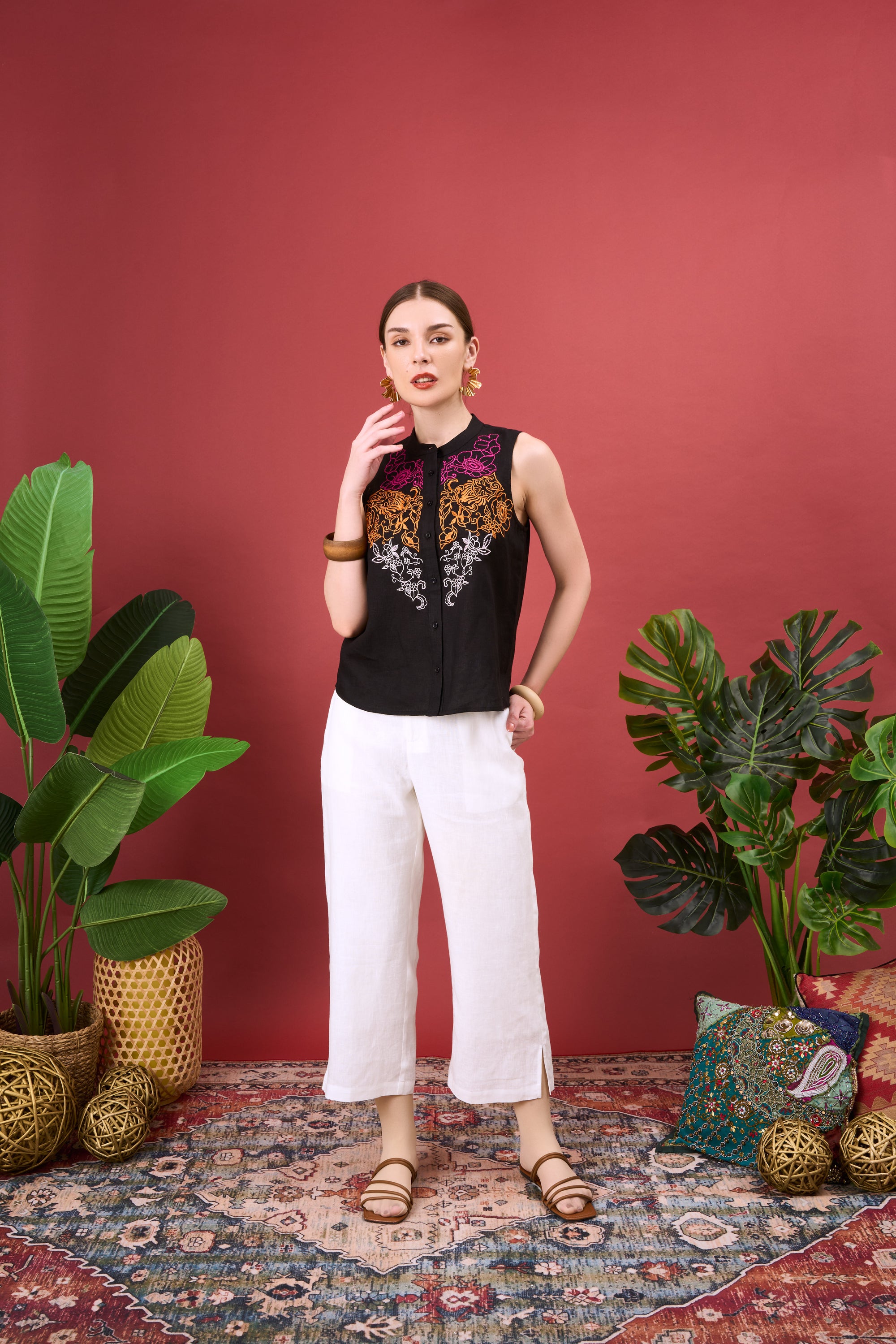 PAISY RAINBOW EMBROIDERY TOP