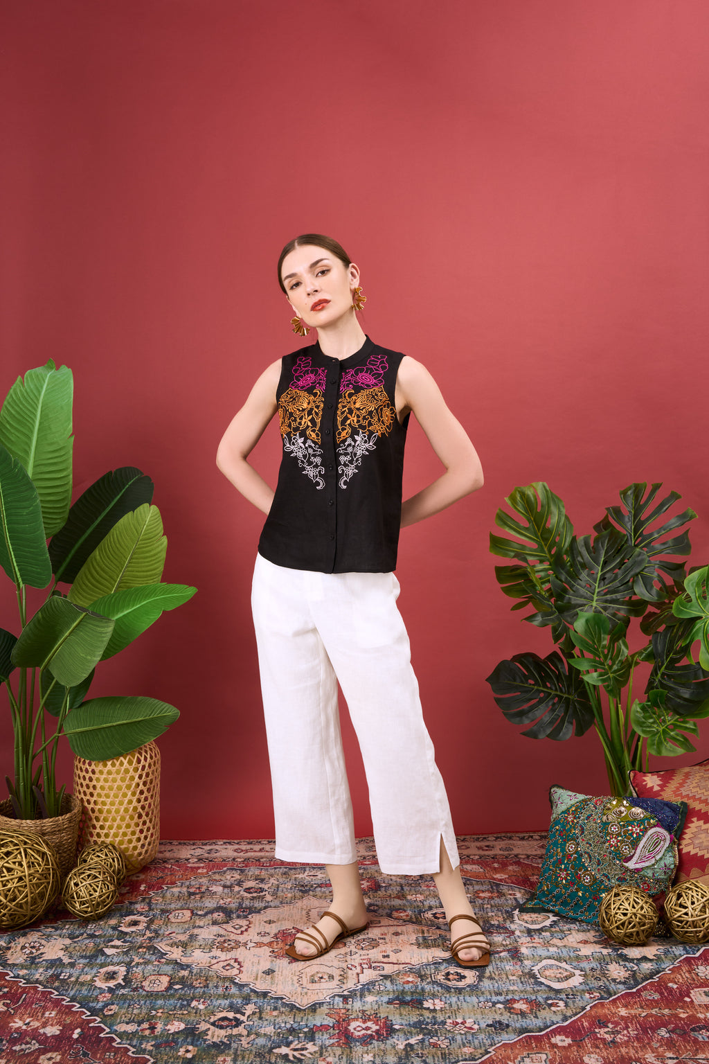 PAISY RAINBOW EMBROIDERY TOP