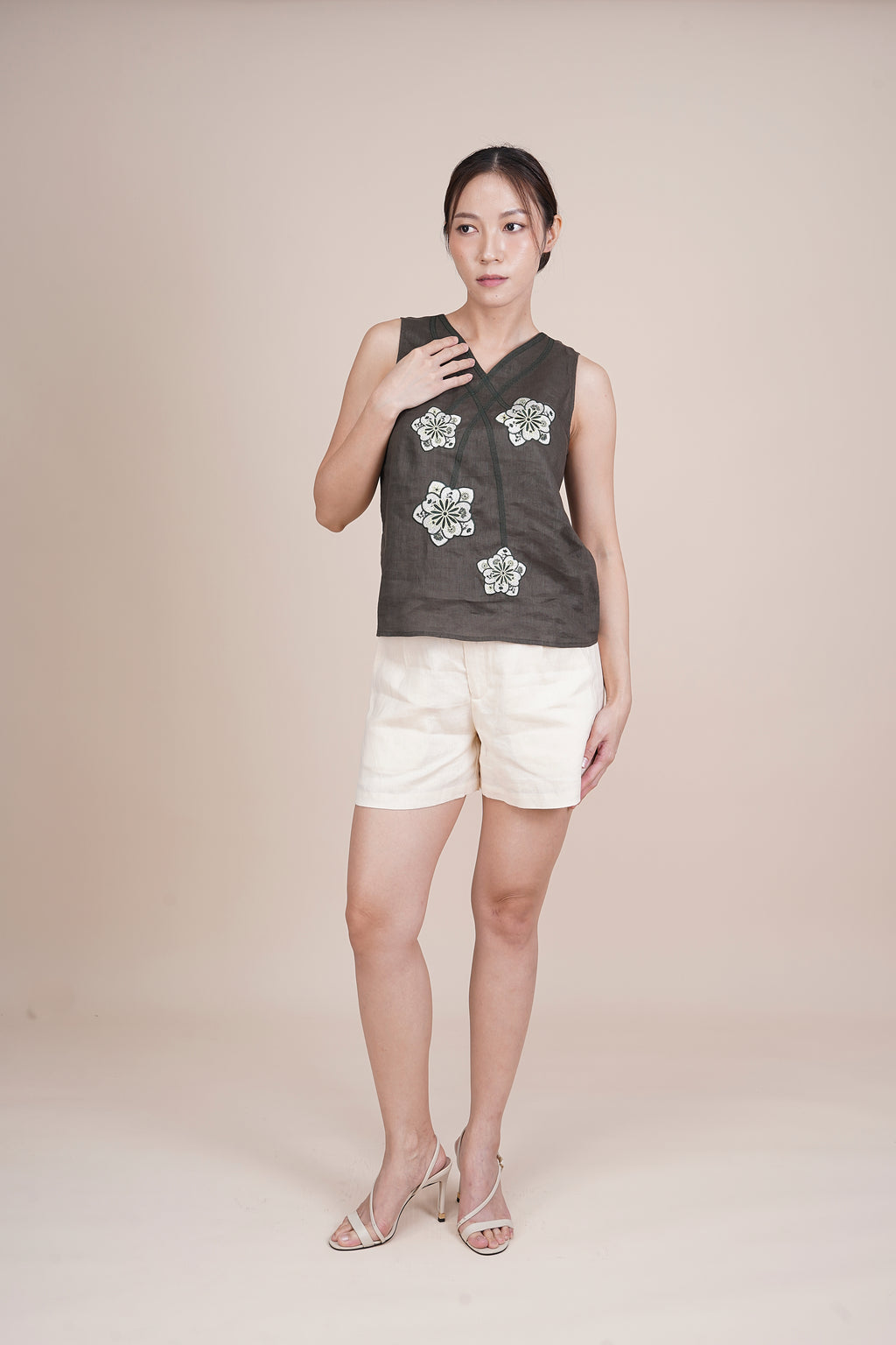 ESTELA SLEEVELESS TOP