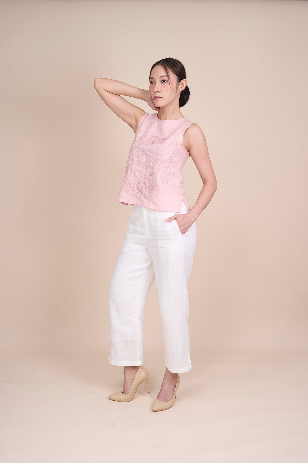 YVONNE SLEEVELESS TOP