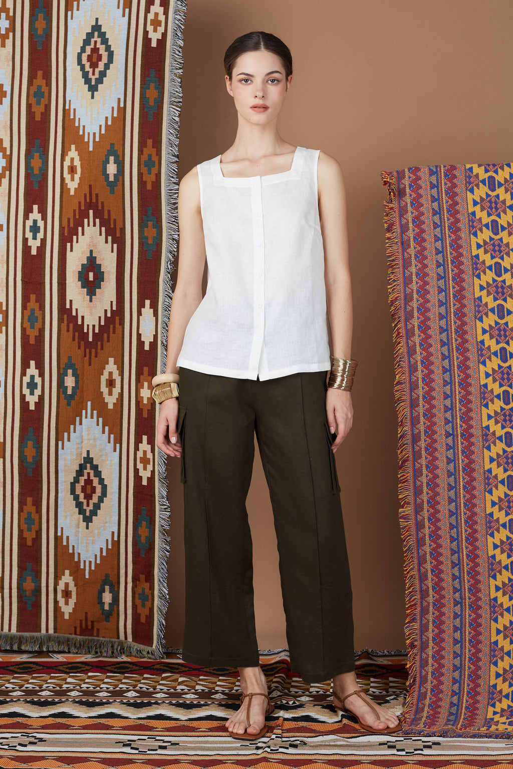DOA SQUARE NECK BUTTON TOP
