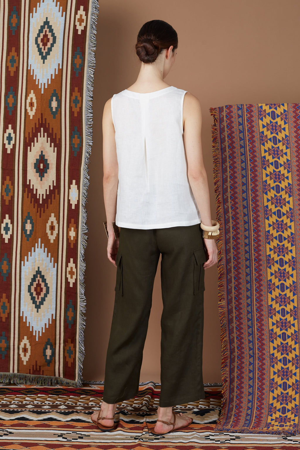 DOA SQUARE NECK BUTTON TOP