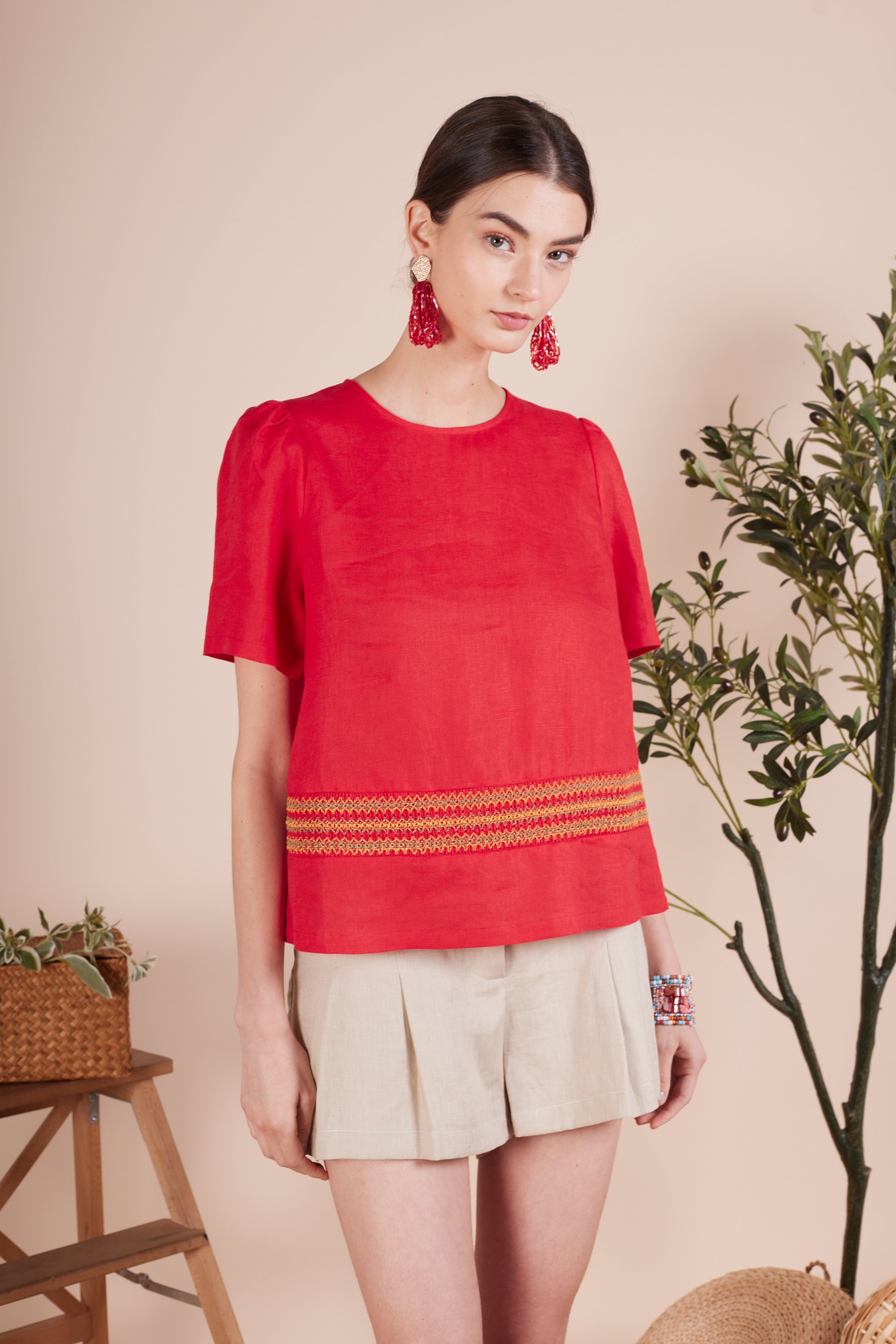 Round Neck with Hemline Embroidery Top