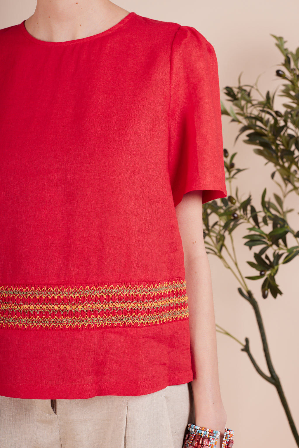 Round Neck with Hemline Embroidery Top