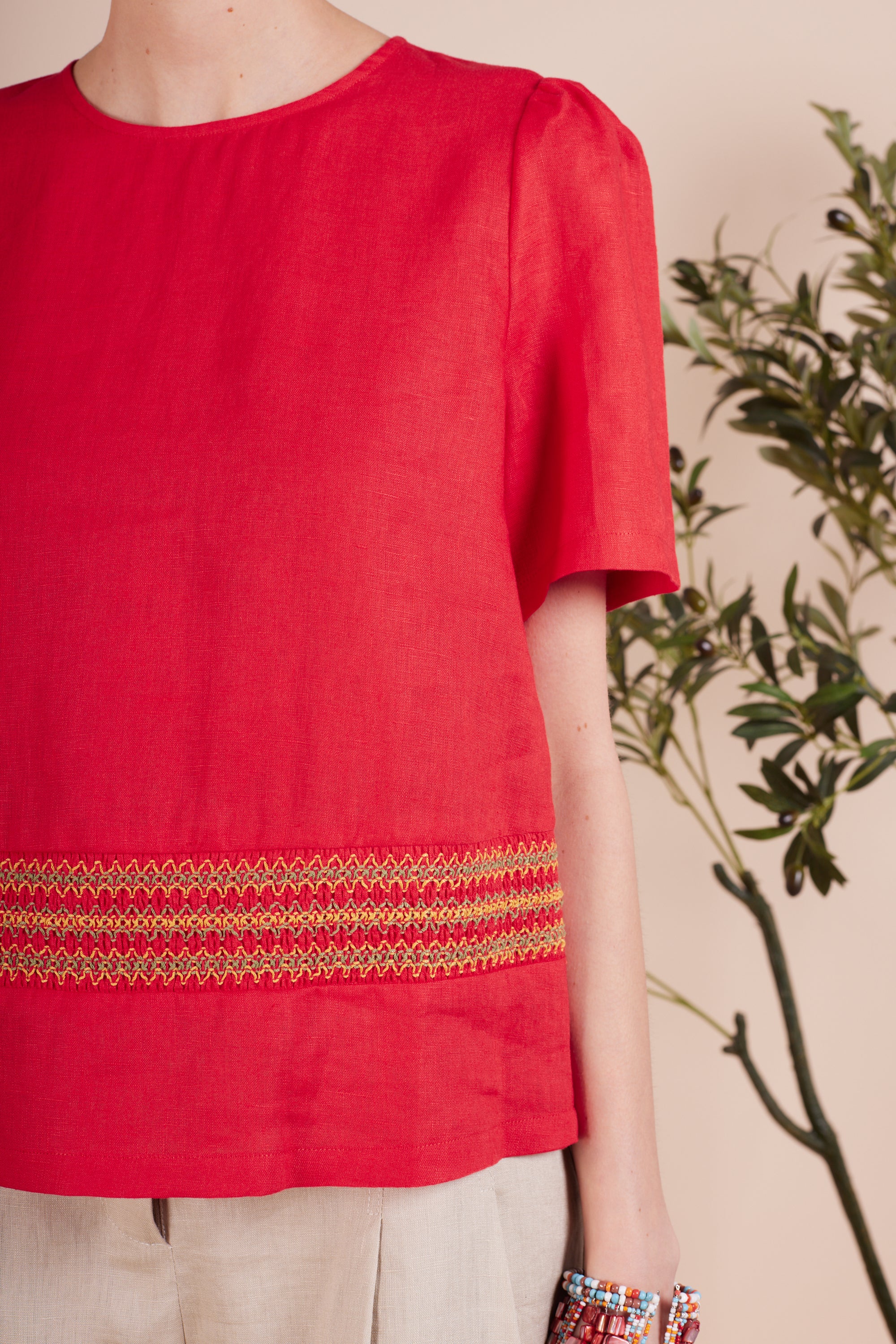 Round Neck with Hemline Embroidery Top