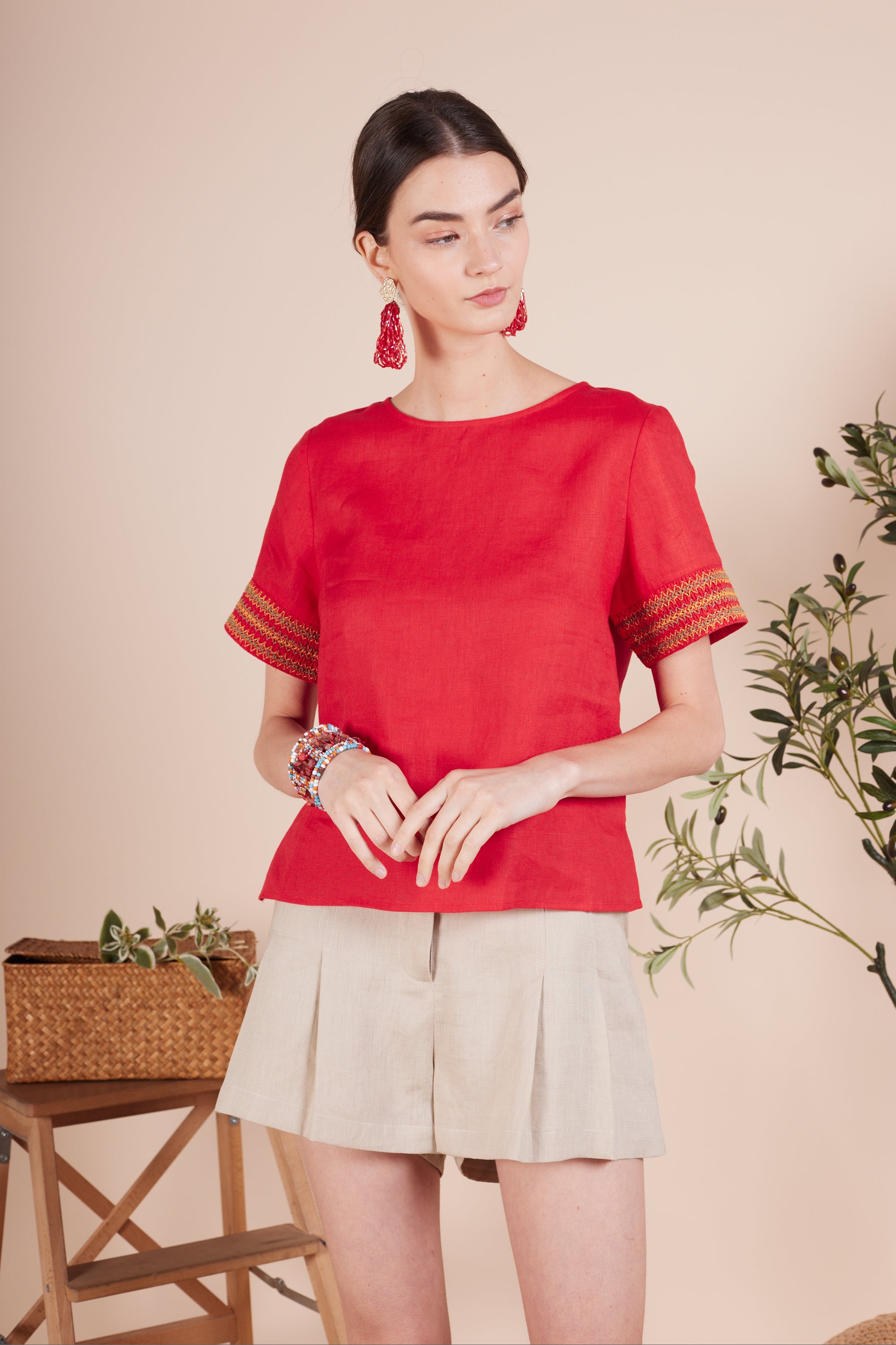 Round Neck With Hemline Embroidery Sleeve Top