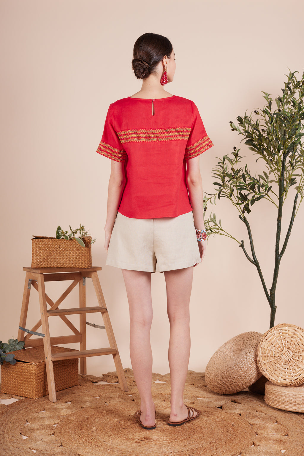 Round Neck With Hemline Embroidery Sleeve Top