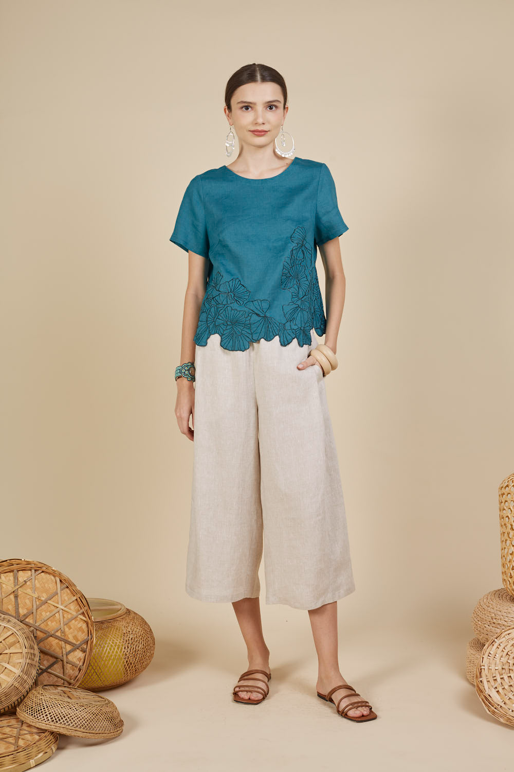 DEWI EMBROIDERY HEM BLOUSE