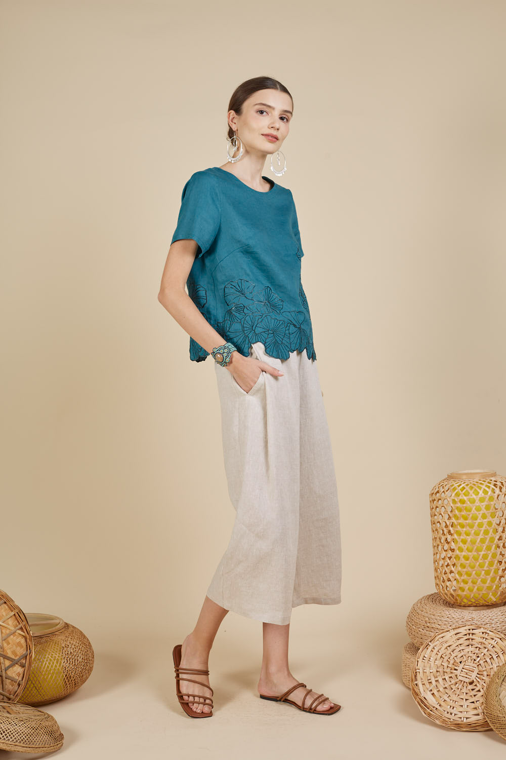 DEWI EMBROIDERY HEM BLOUSE