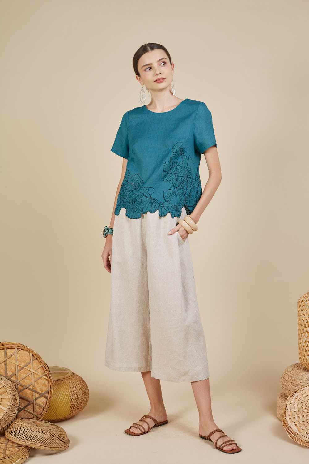 DEWI EMBROIDERY HEM BLOUSE