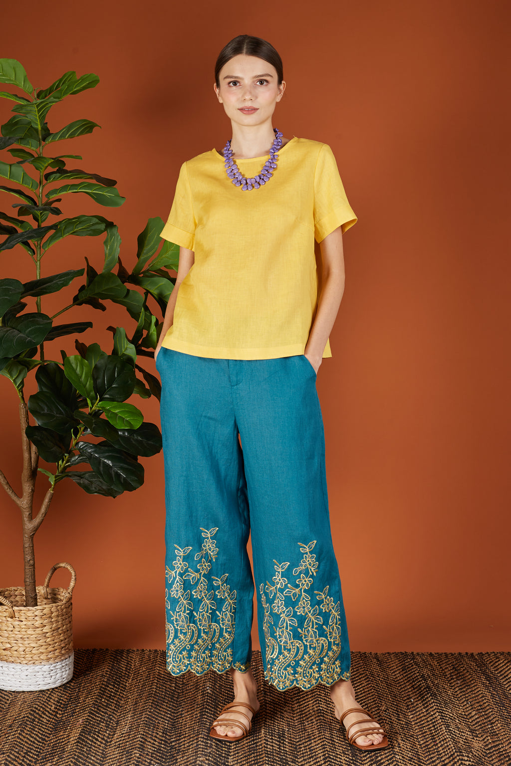 Sinthia Embroidery Pants