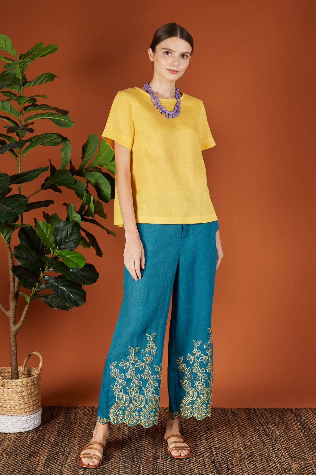 Sinthia Embroidery Pants