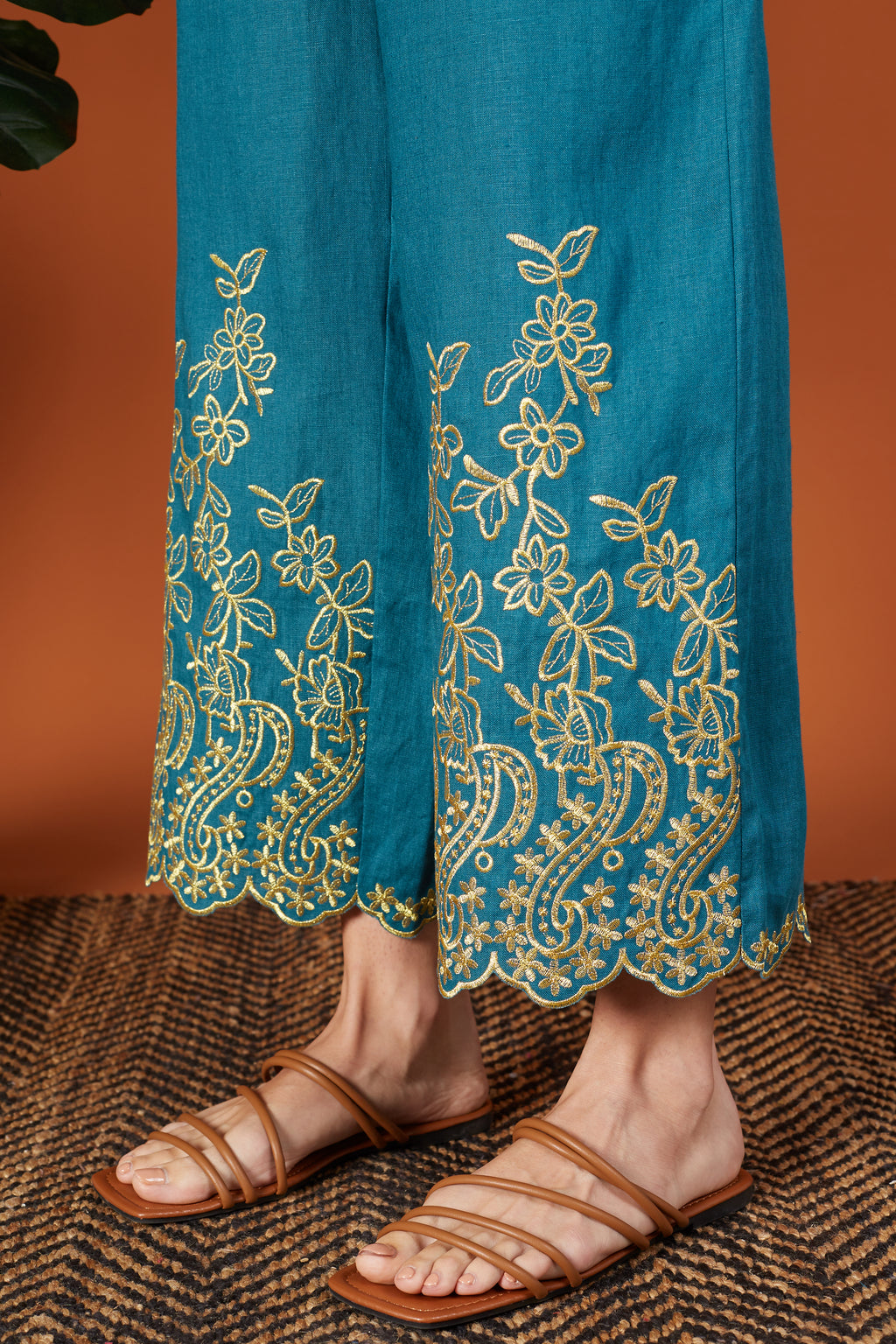 Sinthia Embroidery Pants