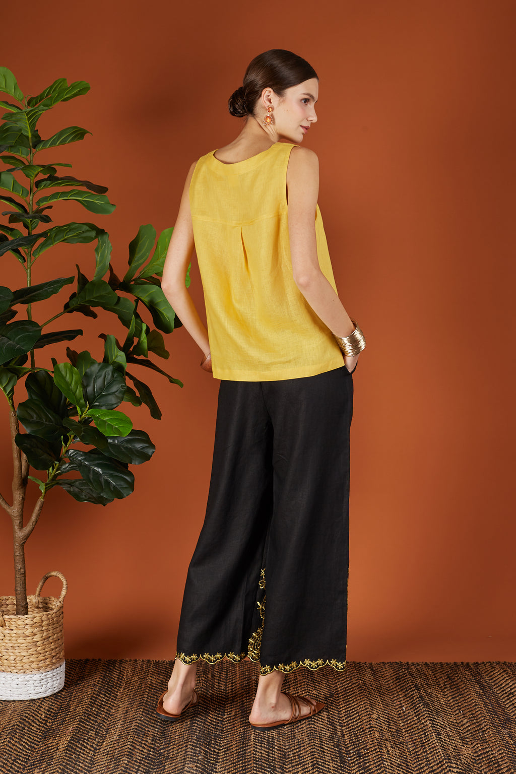 Sinthia Embroidery Pants