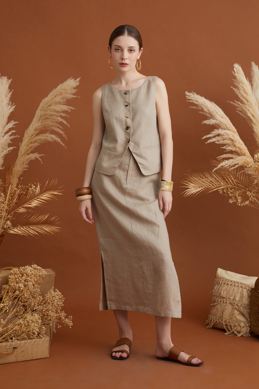 COROLLA LINEN SHIFT SKIRT