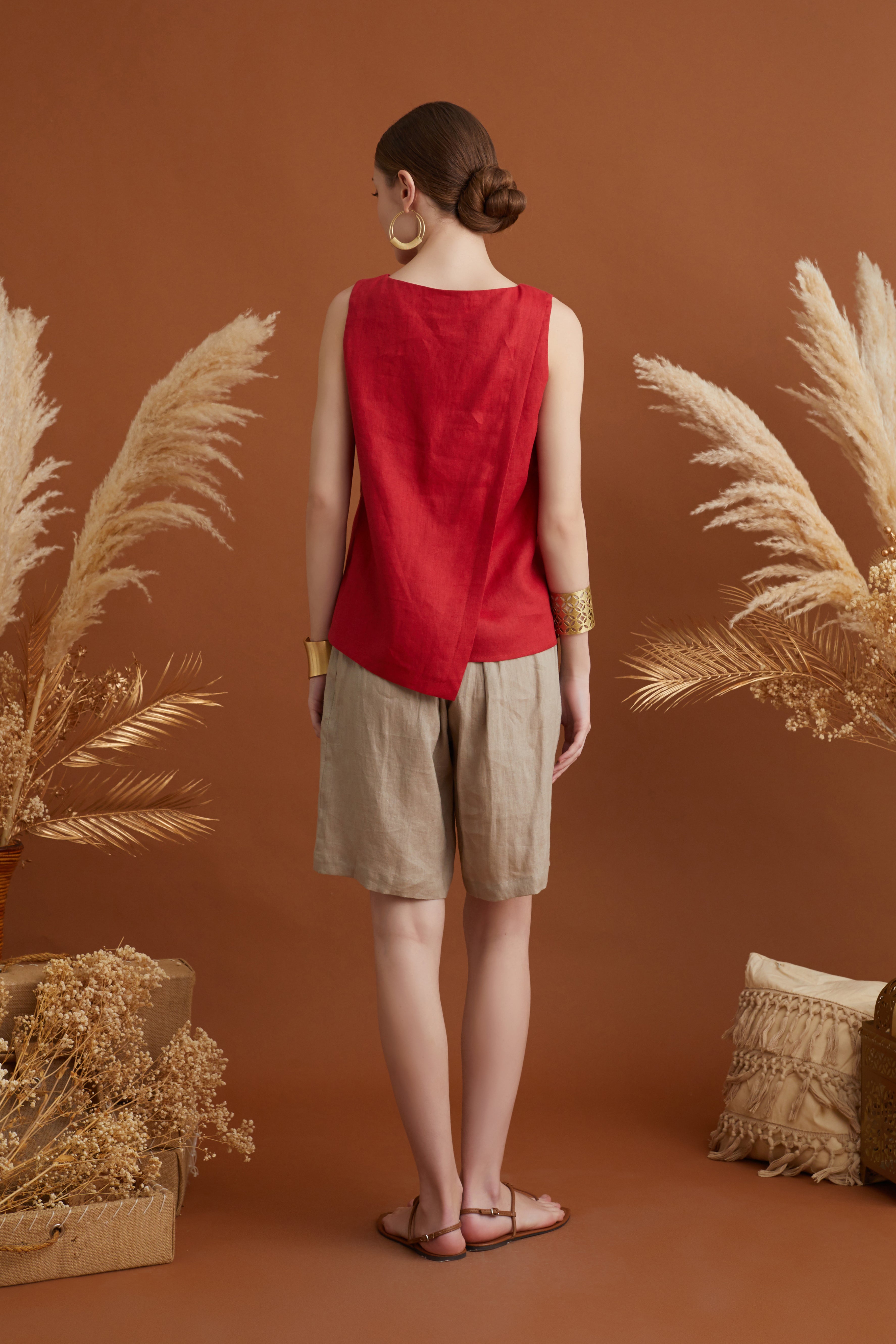 ﻿  Harsha Overlapping Sleeveless Top