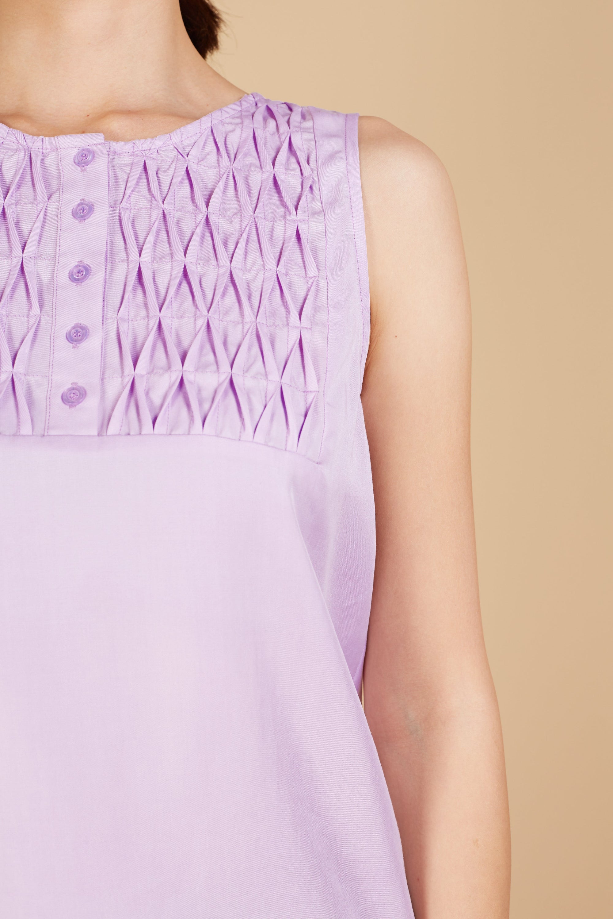 Moa Front Neck Details Top